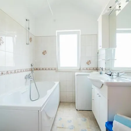 Ana & Bogdan - One Bedroom With Balcony And Sea View A2 St * بوستيرا